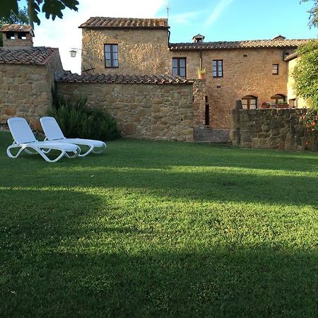 Villa Fonte all'Oppio con area piscina recintata Pienza Esterno foto