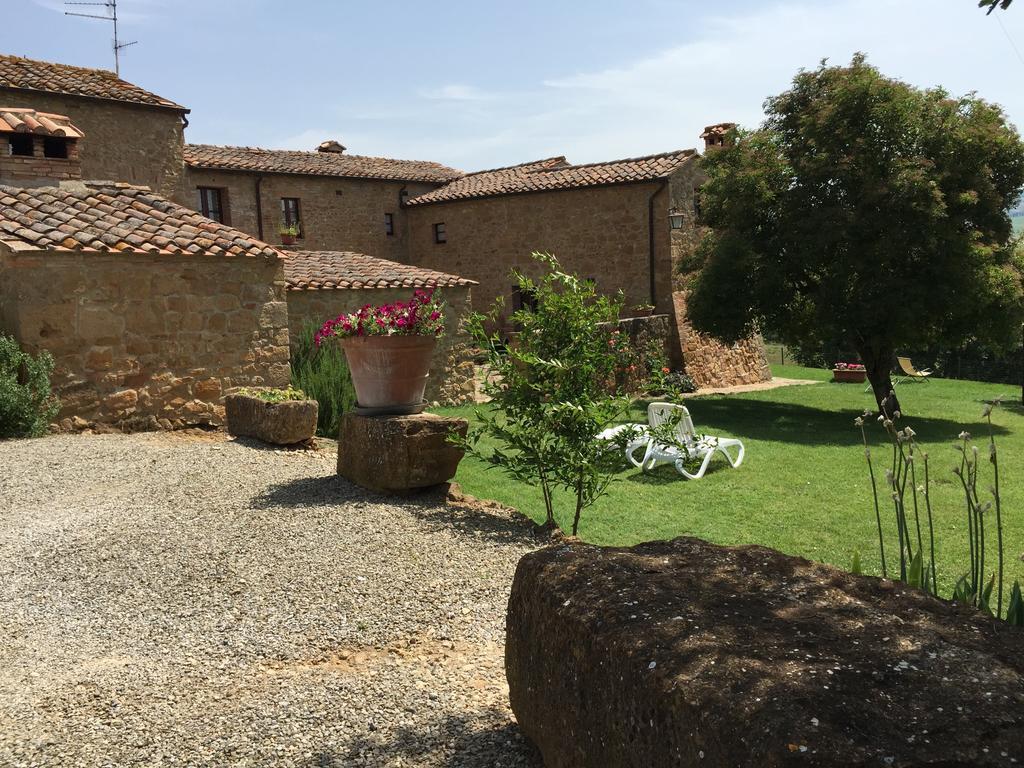 Villa Fonte all'Oppio con area piscina recintata Pienza Esterno foto