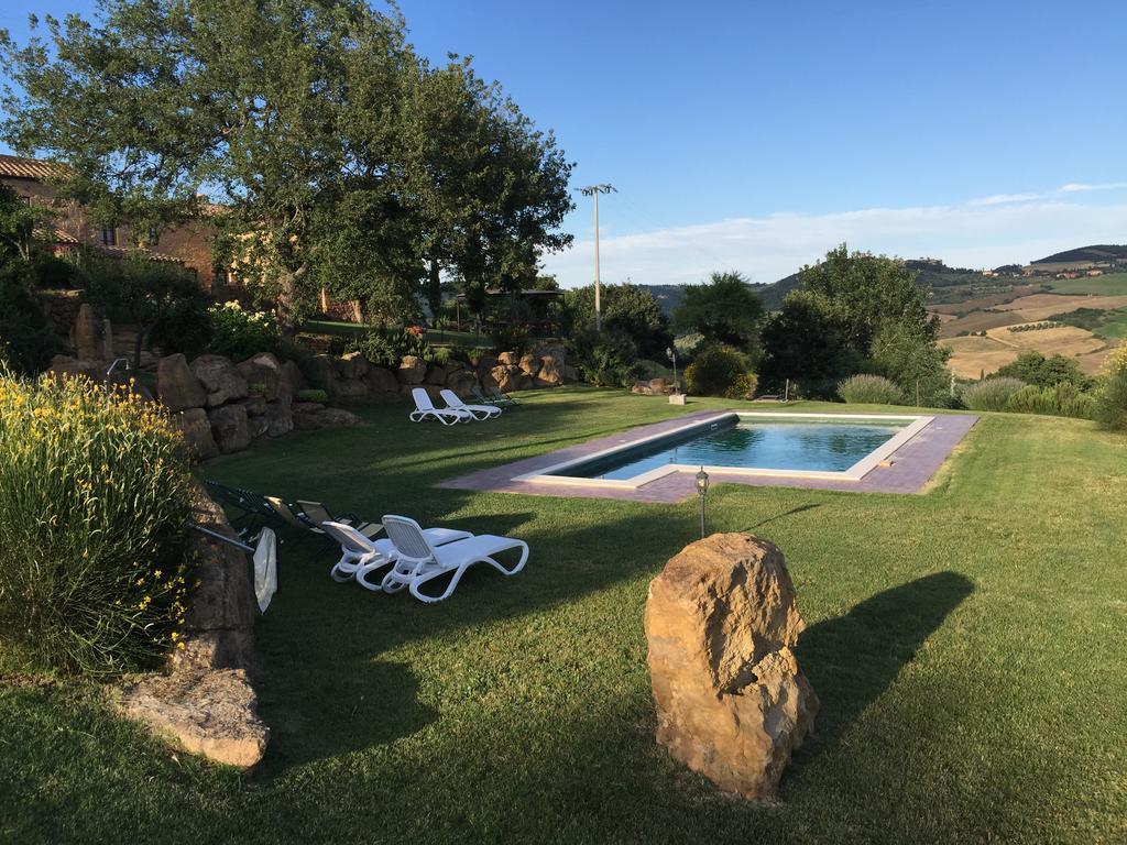 Villa Fonte all'Oppio con area piscina recintata Pienza Esterno foto