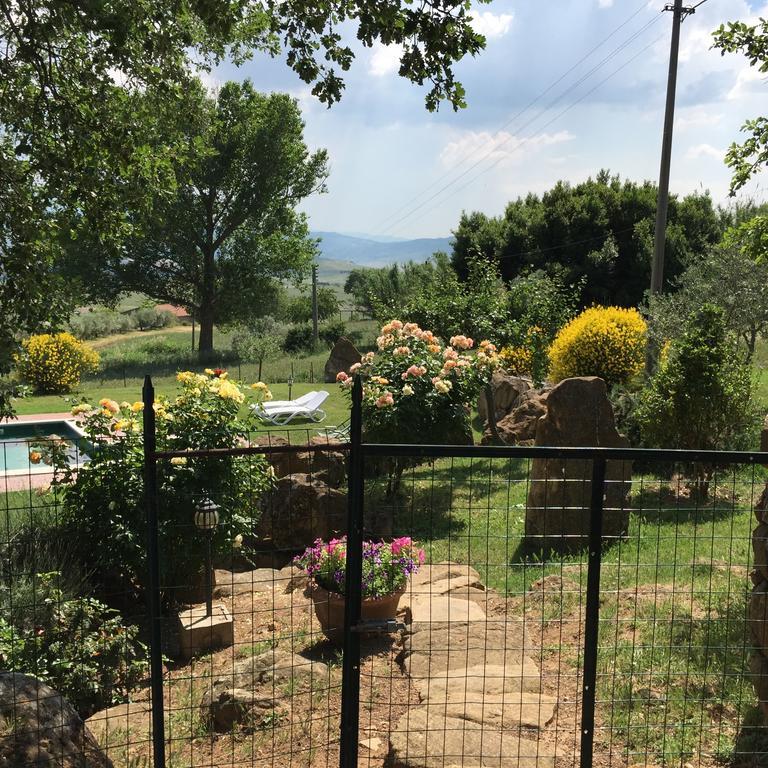 Villa Fonte all'Oppio con area piscina recintata Pienza Esterno foto