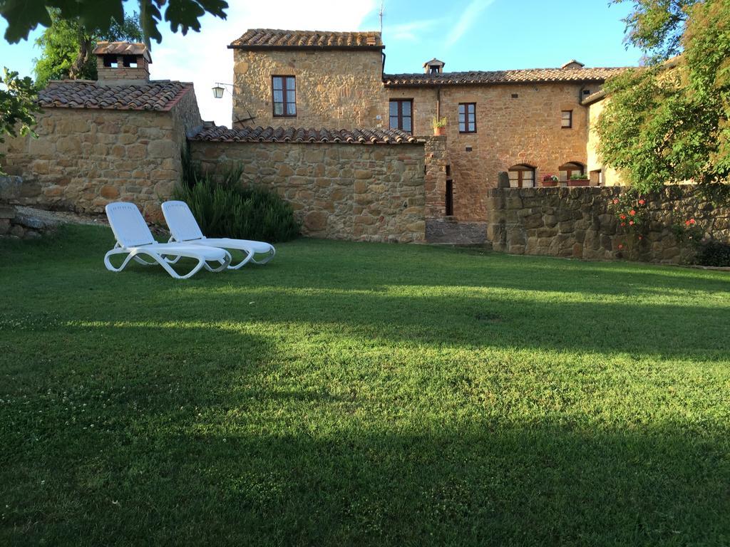 Villa Fonte all'Oppio con area piscina recintata Pienza Esterno foto
