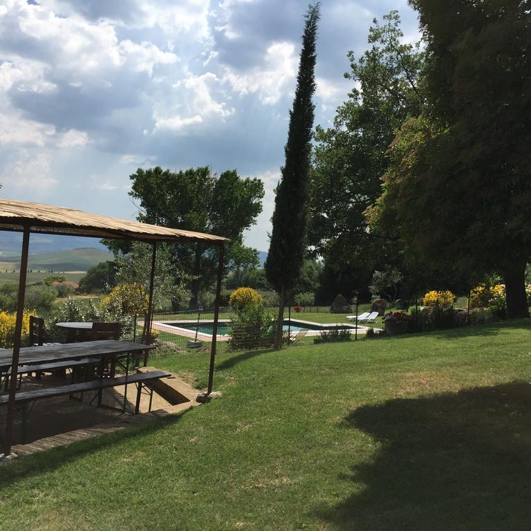 Villa Fonte all'Oppio con area piscina recintata Pienza Esterno foto