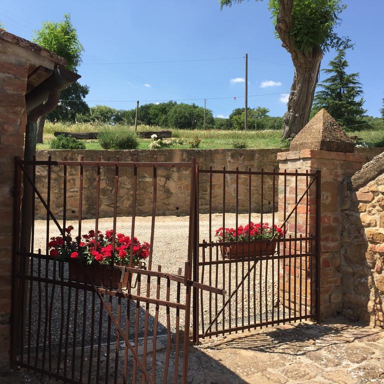 Villa Fonte all'Oppio con area piscina recintata Pienza Esterno foto