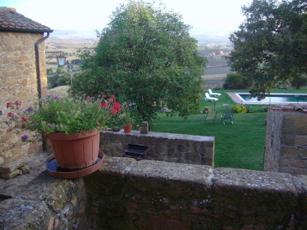 Villa Fonte all'Oppio con area piscina recintata Pienza Esterno foto